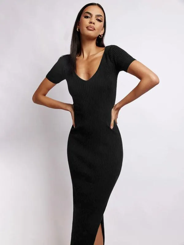 Chic Ribbed Midi Dress with Flirty Side Slits