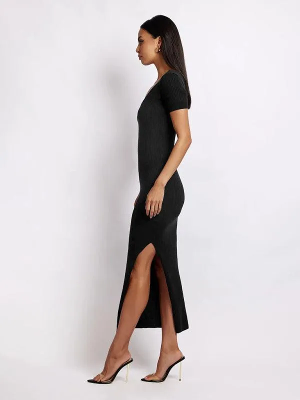 Chic Ribbed Midi Dress with Flirty Side Slits